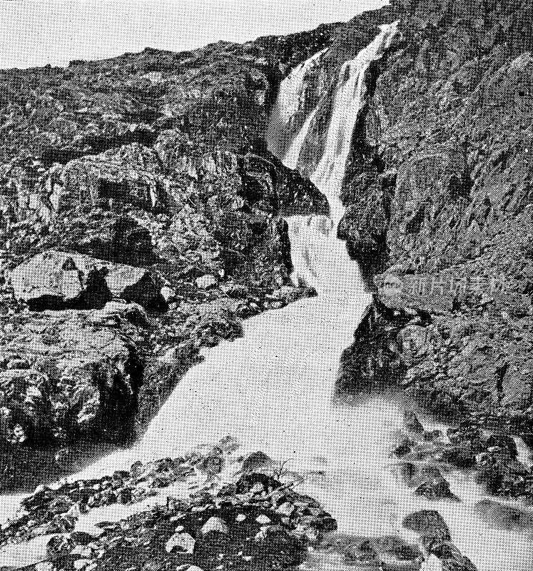 瀑布在里约热内卢Caldares在比利牛斯山西班牙- 19世纪